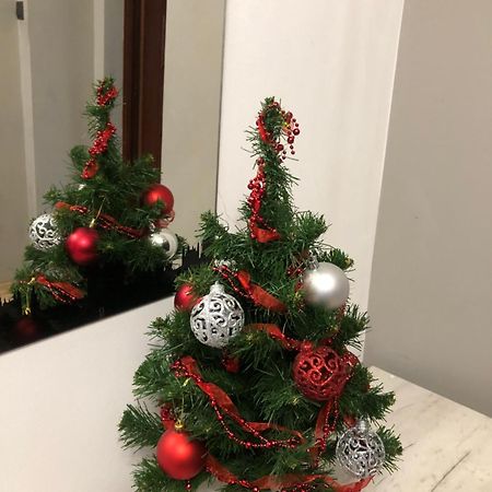 Modern Red Apartment Lviv Dış mekan fotoğraf